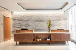 Le Meridien Essex Chicago Hotel in South Loop