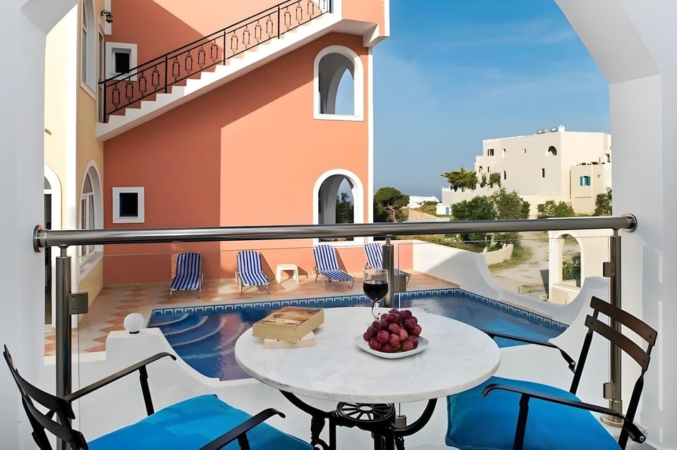 Galatia Villas Hotel in Thera