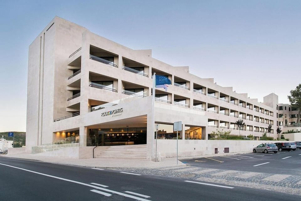 Four Points by Sheraton Sesimbra Hotel in Sesimbra