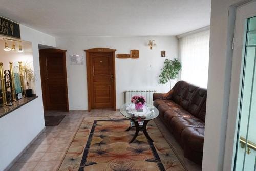 Хотел ЗЛАТНА КОТВА Hotel in Stara Zagora, Bulgaria