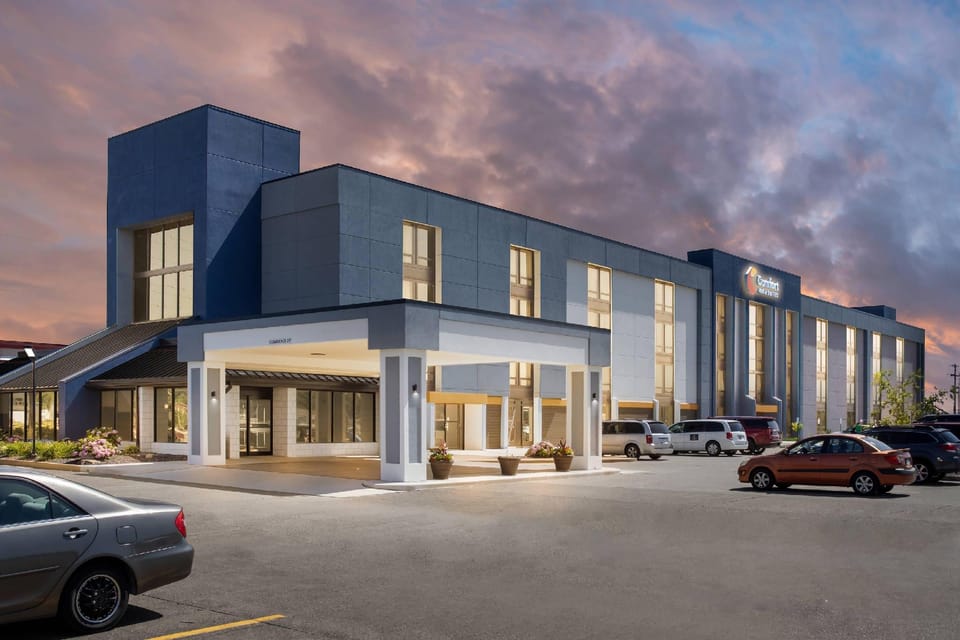 Comfort Inn & Suites Evansville Airport Hotel in Evansville
