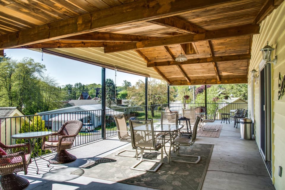 Boxwood Lodge Blowing Rock near Boone-University Motel in Blowing Rock
