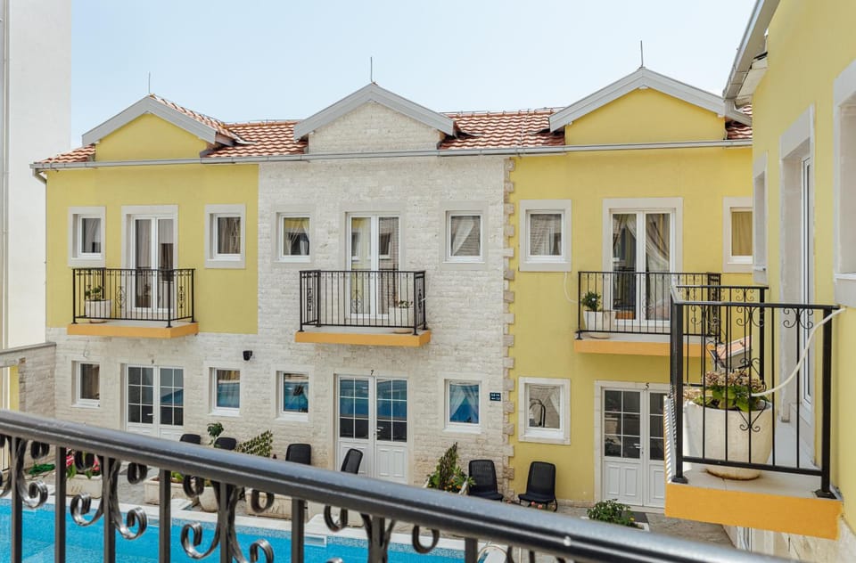Hotel Subra Atrium Hotel in Kotor Municipality