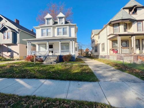 Cozy private room - 11 mins to Downtown & Airport Hotel in Cleveland Heights