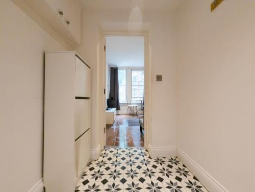 Entire 1 Bedroom Apt - Private & Self-Contained Hotel in Portsmouth