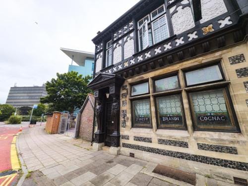 Entire 1 Bedroom Apt - Private & Self-Contained Hotel in Portsmouth