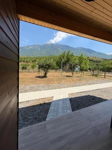 Shtegu I Gjelber- Wood Rooms Hotel in North Macedonia