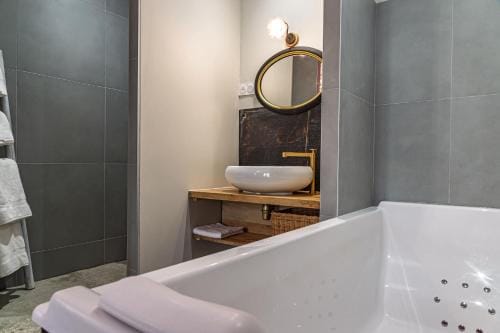 O'fil de soie Hotel Balneo Gite B&B Seminaires Hotel in Bourgogne-Franche-Comté