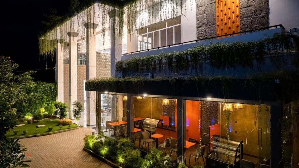 Madu River Reach Hotel in Southern Province
