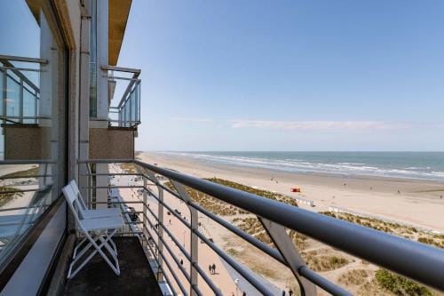 Huswell - Seafront Appartment with Stunning Views Hotel in Koksijde