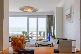 Huswell - Seafront Appartment with Stunning Views Hotel in Koksijde
