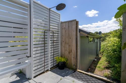 Banana Bungalow Studio Hotel in Raglan