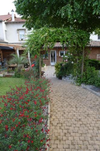 Le lion d'or Hotel in Auvergne-Rhône-Alpes