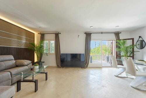 Marbella Golden Mile Villas Hotel in Marbella