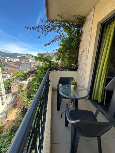 Bono Apartments Hotel in Budva