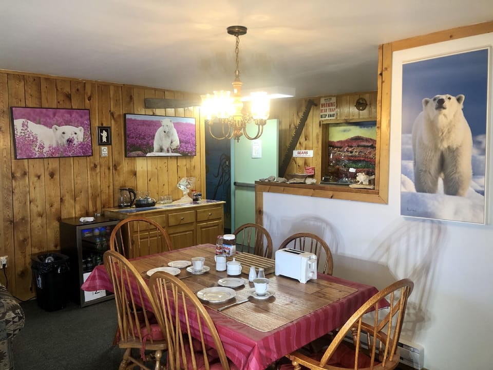 IceBerg Inn Hotel in Manitoba