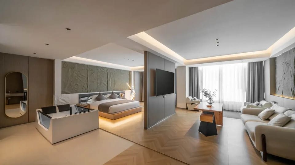 Floral Hotel Dali Yungui Shan Designer Homestay Hotel in China