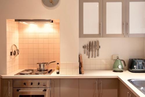 Lotus Gogh Apartment Hotel in Hobart