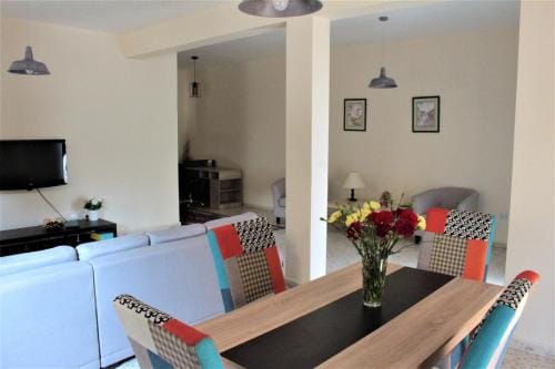 Salt Lake Town House Hotel in Larnaca
