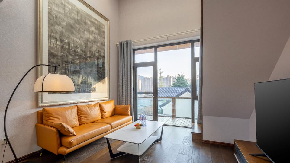 Floral Hotel Qingdao Hanxuyuan Courtyard Hot Spring Homestay Hotel in Qingdao