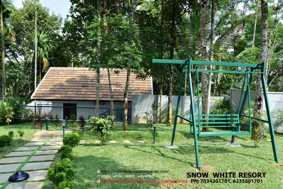 Snow white resort wayanad  Resort in Karnataka