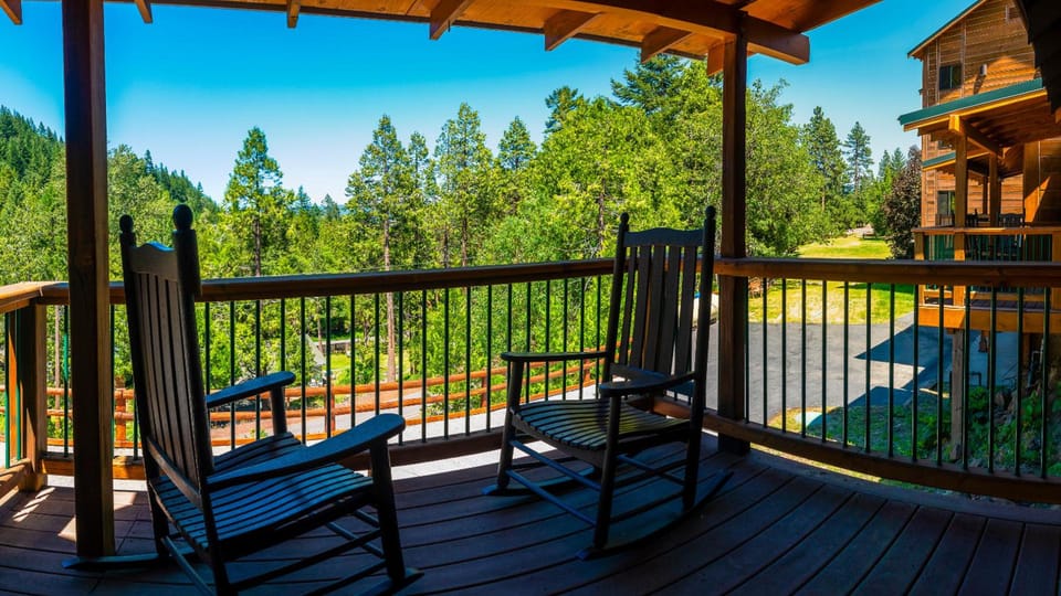 Callahan's Mountain Lodge Hotel in Ashland