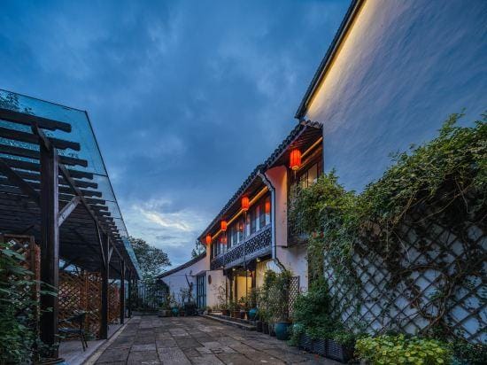 Floral Hotel Wutong Garden Homestay Keyan Scenic Area Hotel in Hangzhou