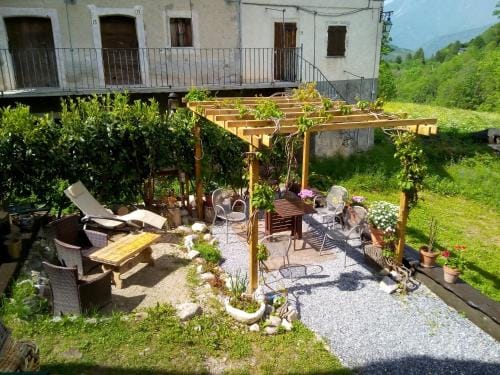 B&B L'Abric - centro storico di Limonetto Hotel in Liguria