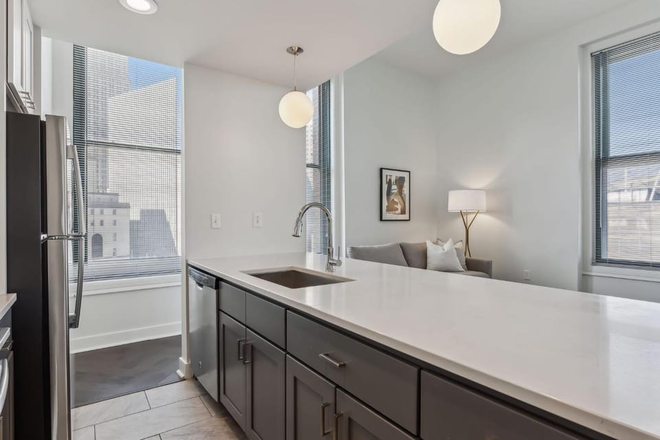 Placemakr Downtown Pittsburgh at The Pennsylvanian Hotel in Pittsburgh