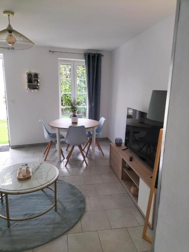 Appartement avec cour privee Hotel in Caen