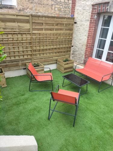 Appartement avec cour privee Hotel in Caen
