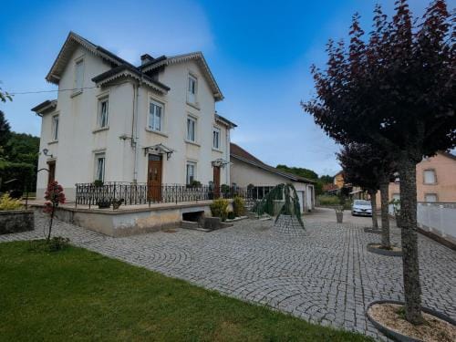 Deux chambres avec entree independante, acces a un jardin - FR-1-589-817 Hotel in Vosges