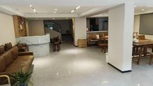 West Lake Pillow Residence Hotel in Hangzhou