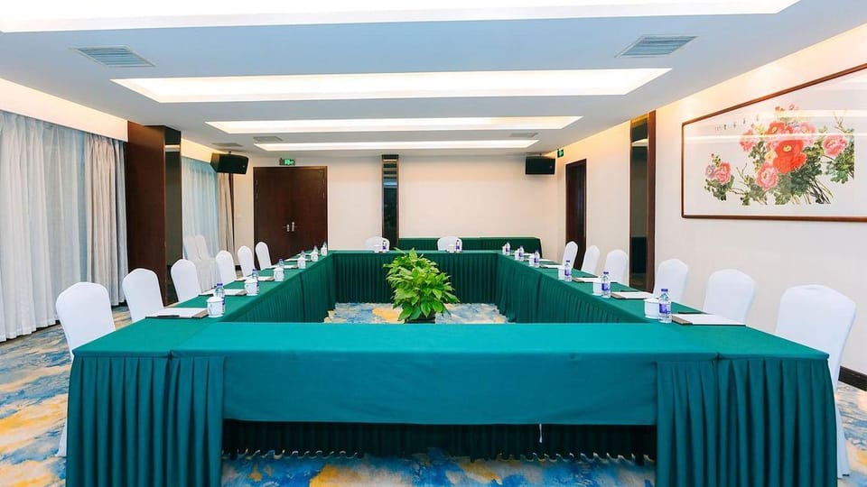 Yangzhou Slender West Lake Wisteria Hotel Hotel in Jiangsu