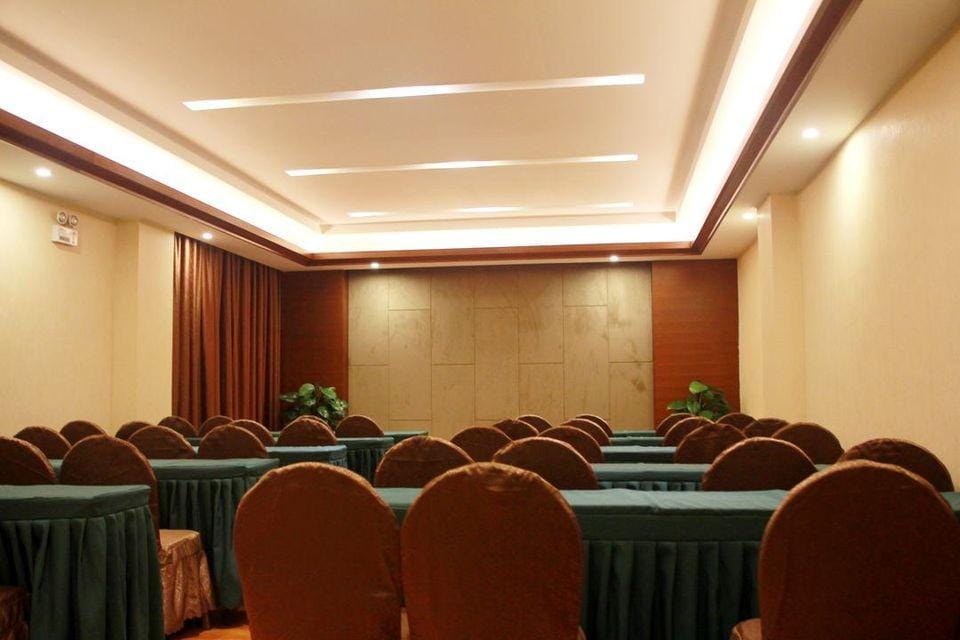 Old Pear Tree Hot Spring Hotel Hotel in China