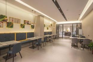 Homeinn Selected Hotel (Quzhou Kaihua Genboyuan) Hotel in Zhejiang