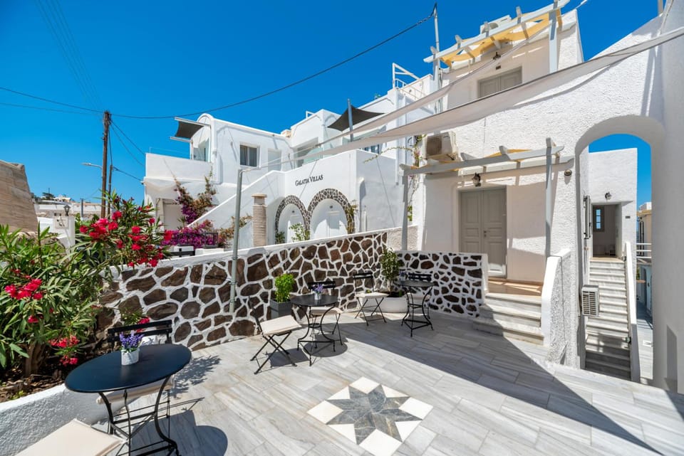Maralex Hotel in Thera