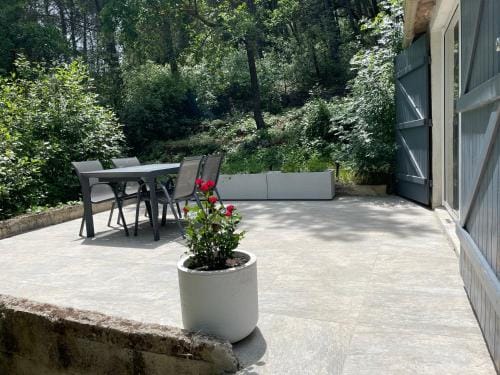 Les Loriots - Studio independant, refuge nature entre Aix et Marseille Hotel in French Riviera