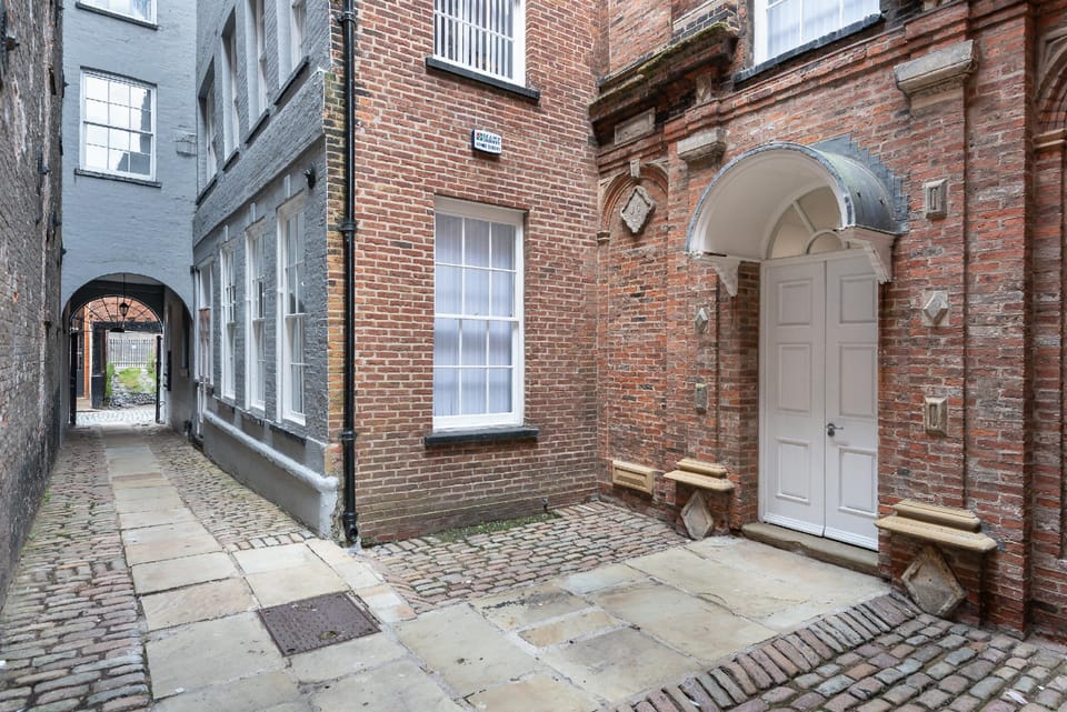 Guestz The Old Embassy Apartments Hotel in Hull