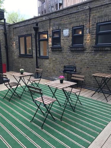 Central 2Bedroom Apartment with Terrace and Garage Hotel in London Borough of Southwark