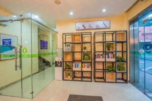Hanjia Select Hotel (Jiubao Passenger Transport Center Subway Station Branch) Hotel in Hangzhou
