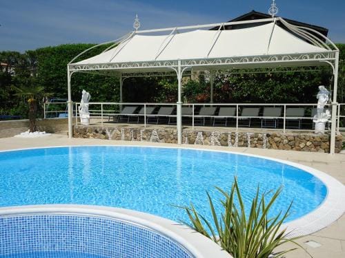 VILLA GARUTI VILLAGE Hotel in Lake Garda