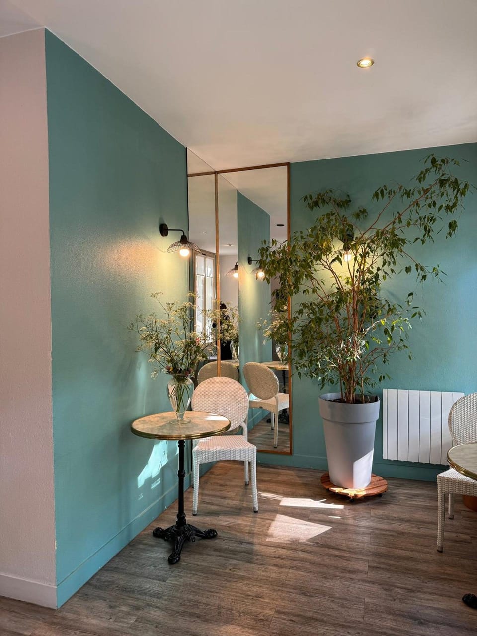 HOTEL PARIS VESINET- Logis Hotel Restaurant Hotel in Chatou
