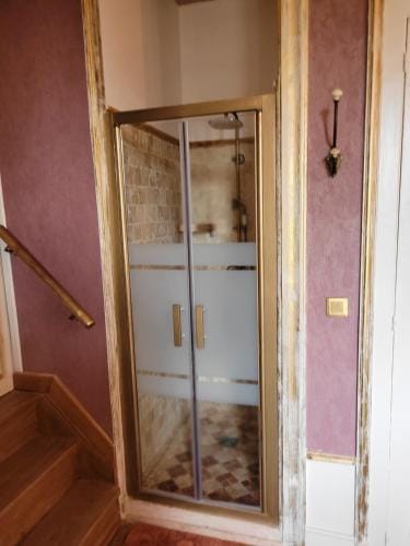 Chateau St Sulpice Chambre Porcelaine Hotel in Jura