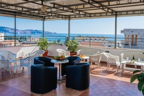 Apart Hotel S Lux Hotel in Montenegro