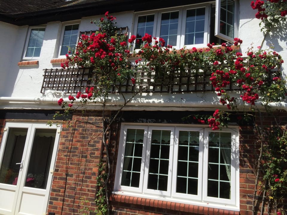 Hazelwick Hotel in Horley