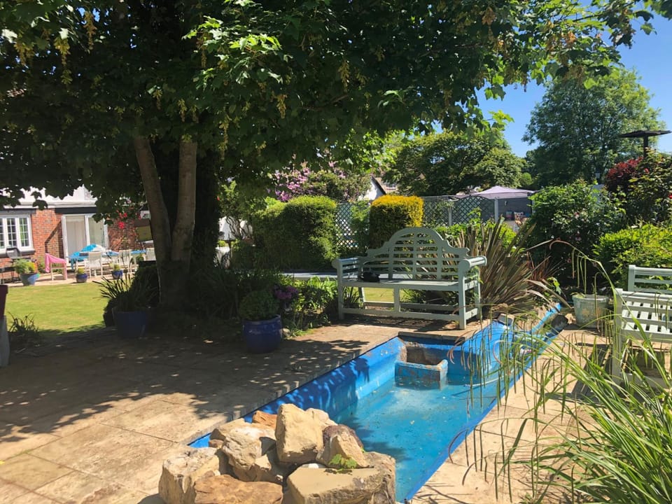 Hazelwick Hotel in Horley