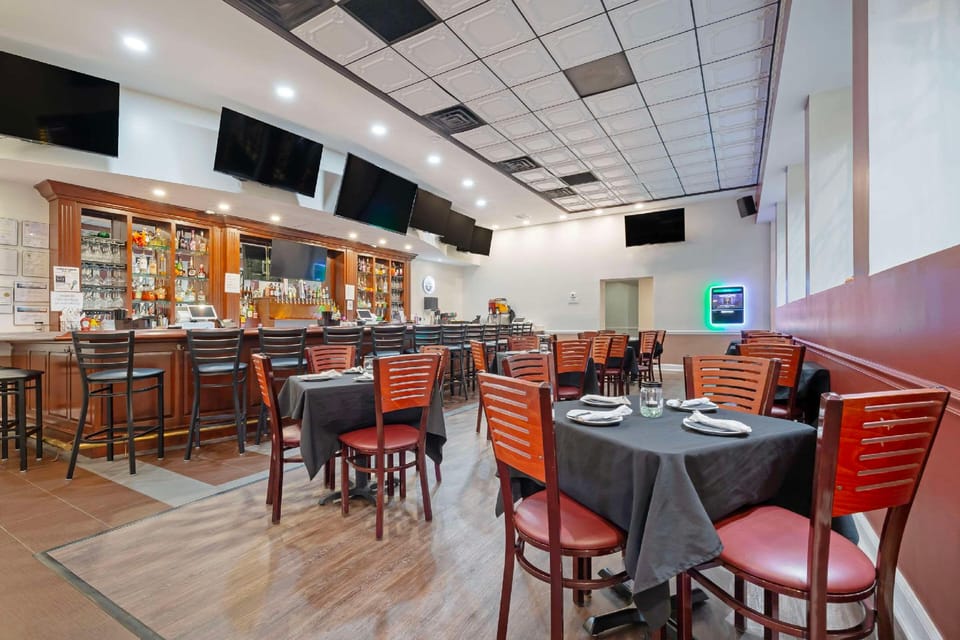 Clarion Hotel & Suites BWI Airport North Hotel in Linthicum Heights