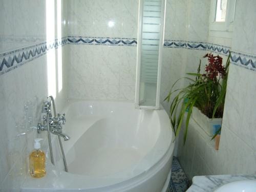 Le Jardin de Cecile et Benoit - Bed and Breakfast Hotel in Montrouge