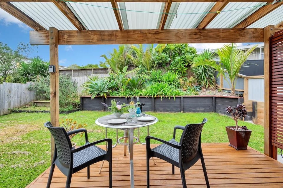 Sunny Grey Lynn Holiday Home Hotel in Auckland